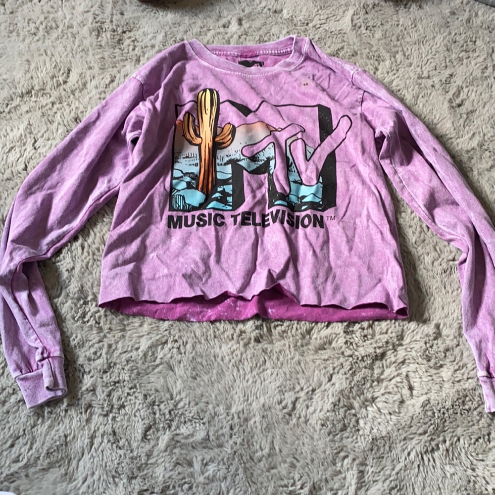 Music Television ™️ shirt, woman’s extra small